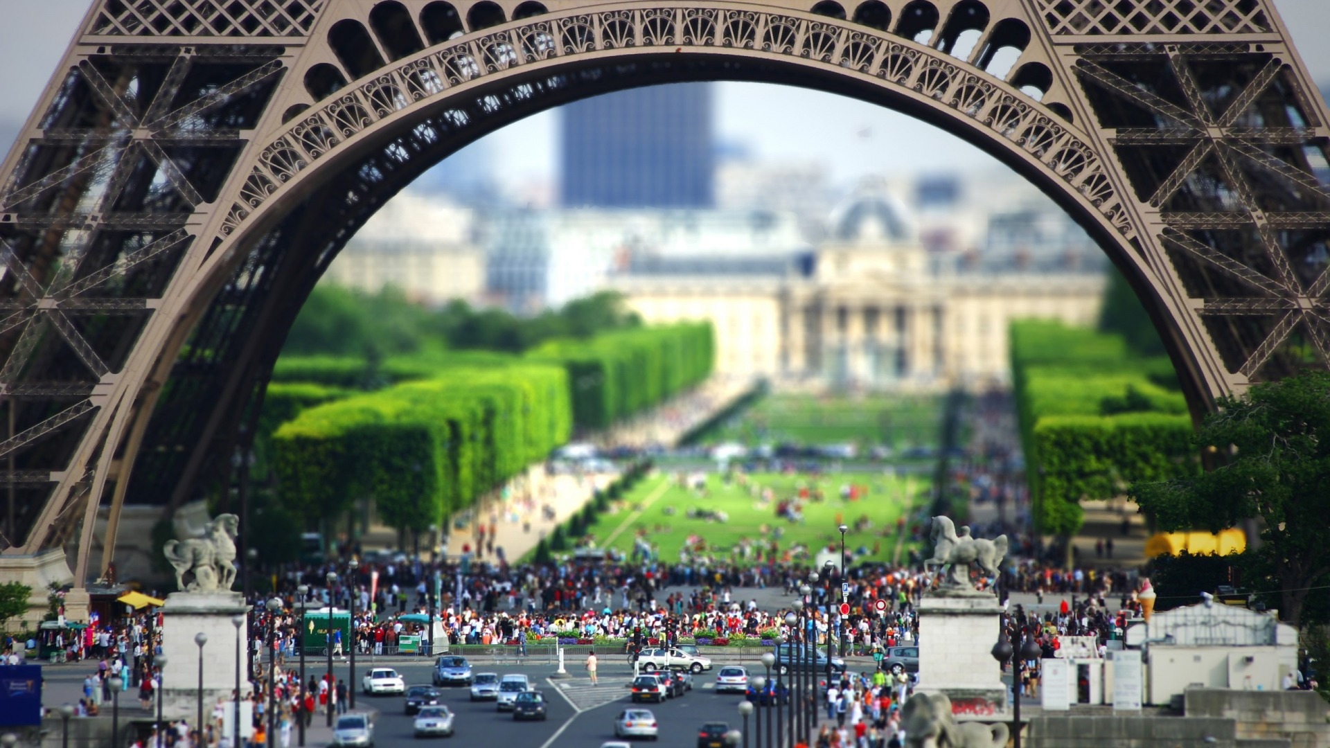 نام: eifel-tourists-hd-1080p-wallpapers-download.jpg نمایش: 489 اندازه: 494.5 کیلو بایت