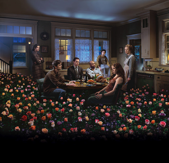 نام: Gregory-Crewdson--Six-Feet-Under-six-feet-under-111589_1024_989.jpg نمایش: 174 اندازه: 160.8 کیلو بایت